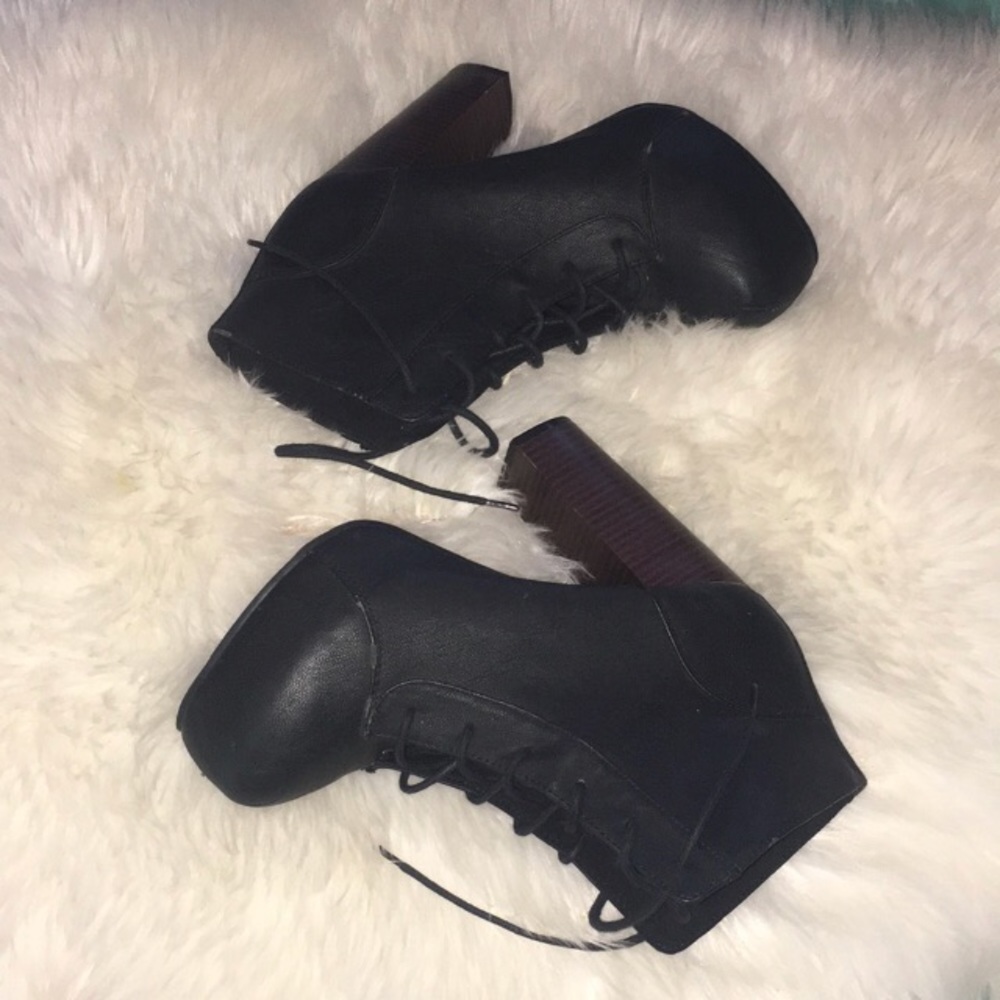 Divided booties SOLD